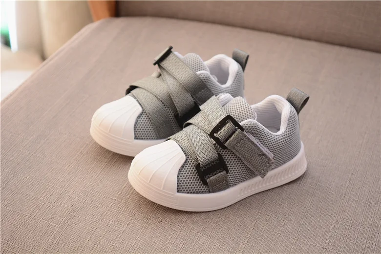 Мягкая нескользящая обувь для малышей для детей от 1 до 3 лет спортивная обувь для маленьких мальчиков и девочек высококачественная повседневная обувь для первых прогулок - Цвет: Серый