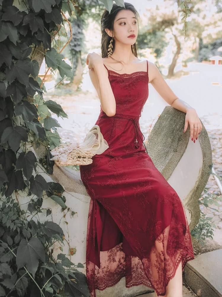 

2019 new fashion women's dresses French retro dress summer strap sexy split embroidered seaside holiday