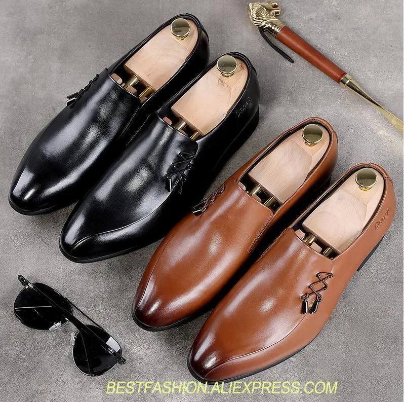 

Dress shoes men slip on genuine patent leather pointed toes wedding shoe drawstring smart casual low heel height increasing shoe