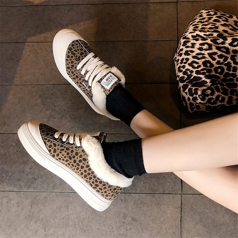 Новинка 2018 года, осенне-зимняя бархатная женская обувь, леопардовая обувь на плоской подошве, теплая Повседневная хлопковая обувь на
