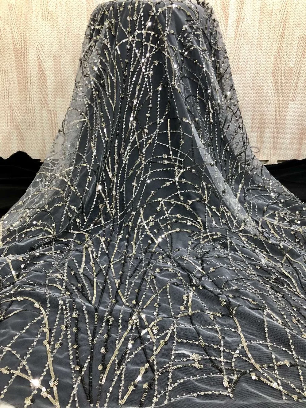 

good quality african net tulle lace fabric with sequins 5yards/piece beautiful sequins lace fabric for wedding VISAFE282