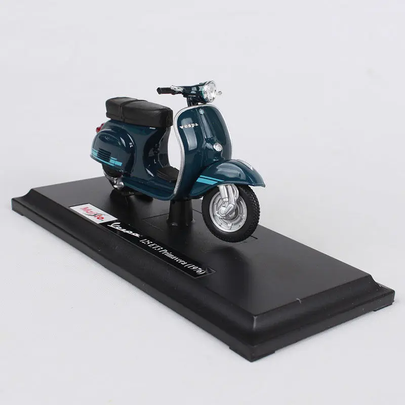 Модель мотоцикла Maisto 1:18 Vespa 125 ET3 Primaveraa 1976 литая модель игрушка в коробке |