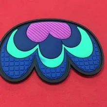 Профессиональные Заказные 3D значок ПВХ низкая цена на заказ мягкий ПВХ мультяшный значок Лидер продаж 3d резиновые значки