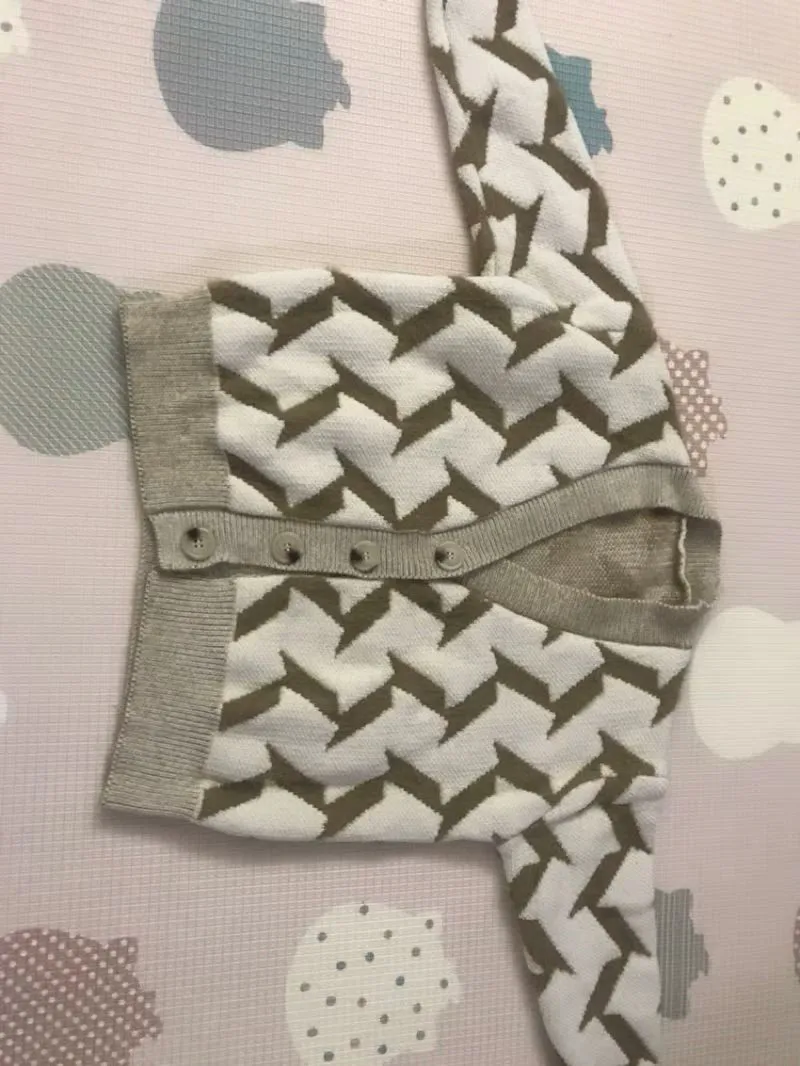 11 (9)