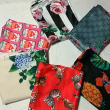 DG Новая мода неделя шоу для покера с сердцем печатных атласная ткань ручной одежды