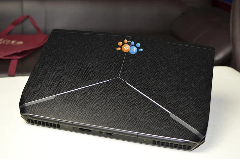 Чехол наклейка для ноутбука из углеродного волокна и винила SAGER NP9155 (CLEVO P750TM1 G) 15 6