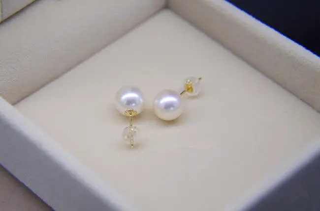

Fashion 10.5 mm white south sea pearl earrings with 18 k
