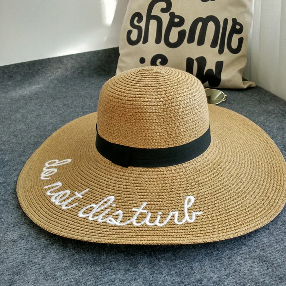 Летний Для женщин солнечные шляпы для дам широкие поля, из соломы Шапки на открытом воздухе складные пляжные панамки шляпка для церкви соломенная шляпа с вышитыми буквами Feminino