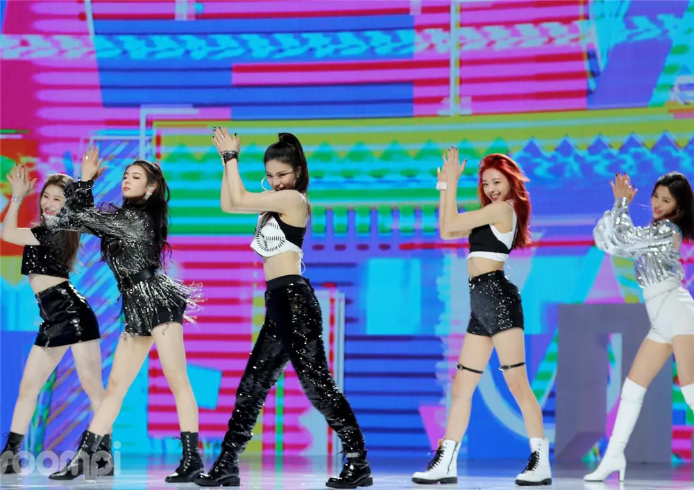 ITZY Kpop плакаты корейские певцы белая бумага с покрытием печатает четкое изображение украшения дома