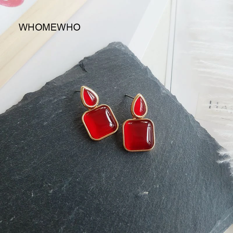 

Gold Alloy Metal Geometric Triangle Square Red Resin Stone Stud Earring Fashion Lady Costume Summer Bridal Jewelry Drop Shipping