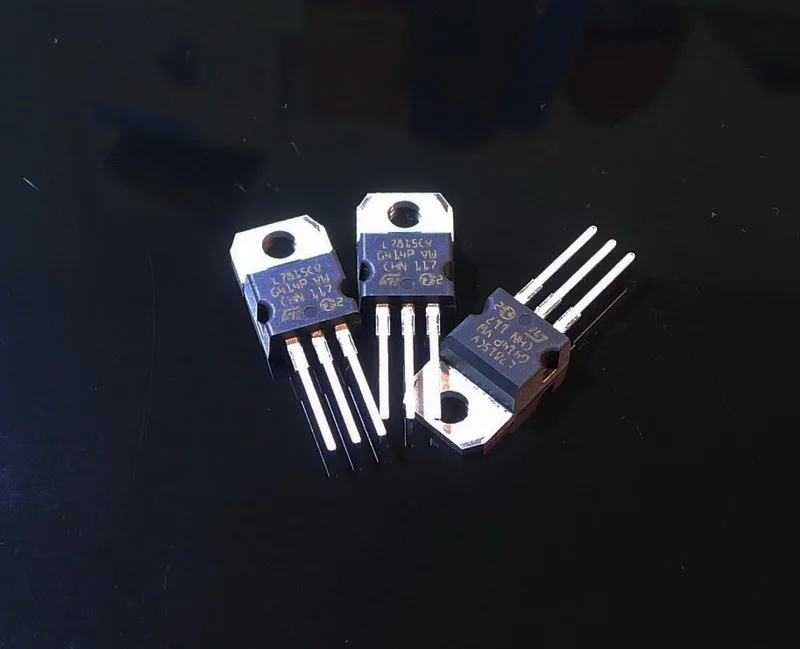 

20pcs new original ST licensed 7915CV three-terminal regulator triode IC integrated TO220 package non-domestic free shipping