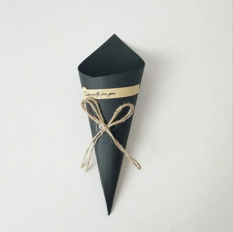 

50 Pcs/Lot Flower Packaging Paper Kraft Paper Cones Bouquet Candy Boxes Birhtday Wedding Party Gift Wrapping Paper
