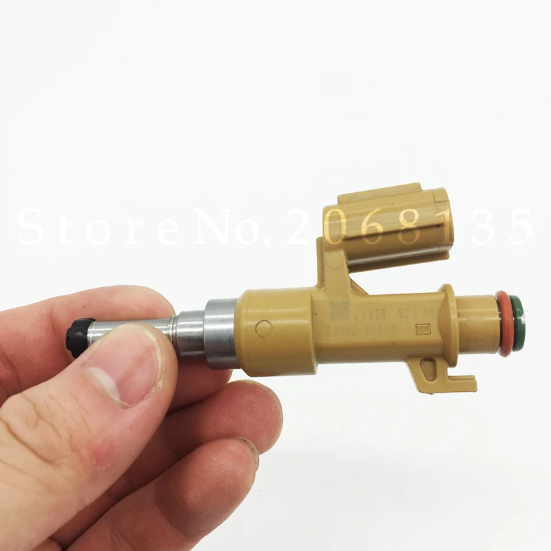 4 x Fuel Injector For Lexus LX570 Toyota Land Cruiser Sequoia Tundra 23250-39165