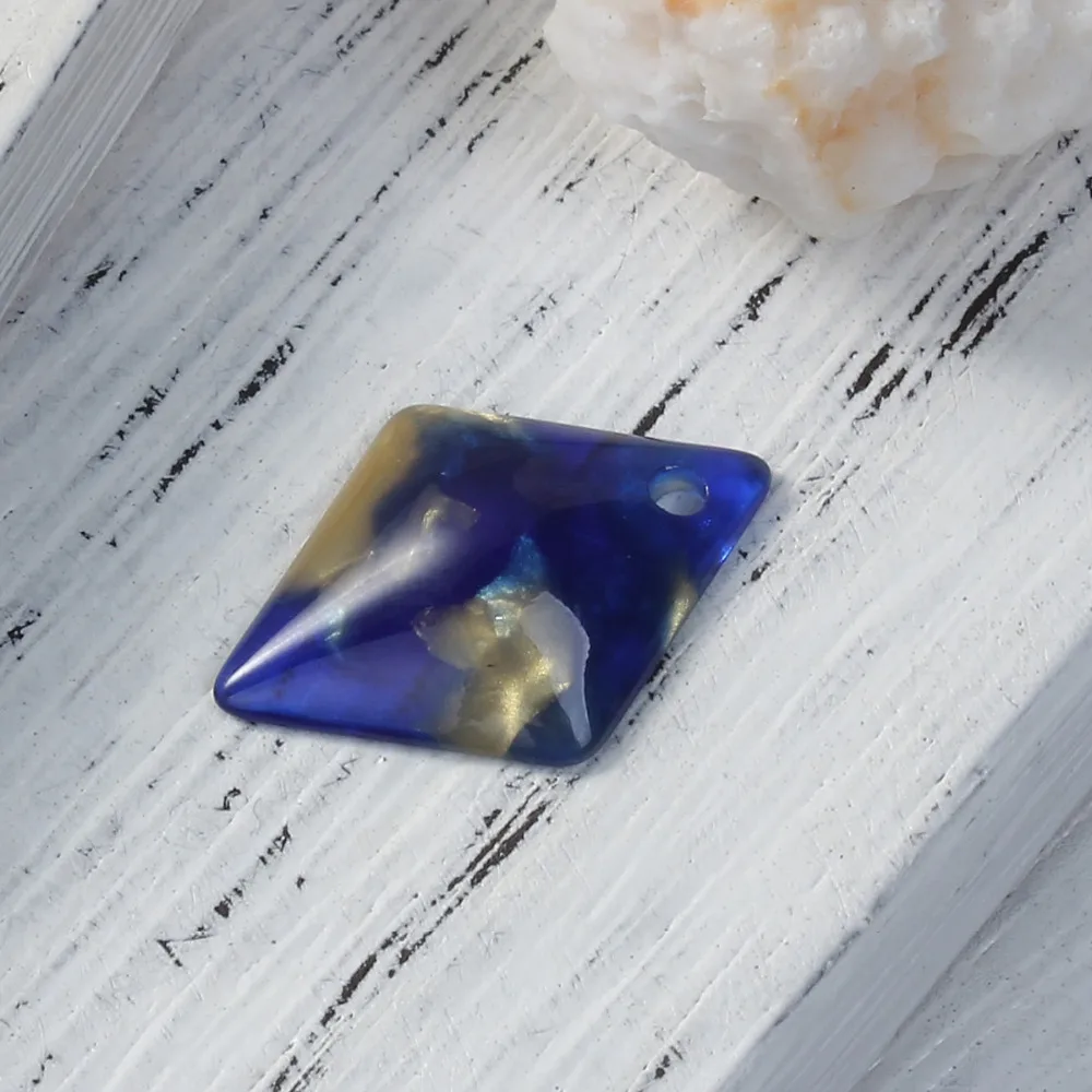 

Doreen Box Resin Charms Pendants Geometric Rhombus Deep Coffee Royal Blue Green 19mm( 6/8") x 14mm( 4/8"), 5 PCs