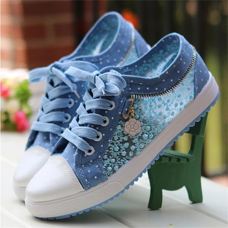

Floral Hollow Canvas Shoes Women Casual Flat Walking Shoes Ladies 2019 NEW Breathable Lightweight Sneakers Summer Shoes JINBEILE