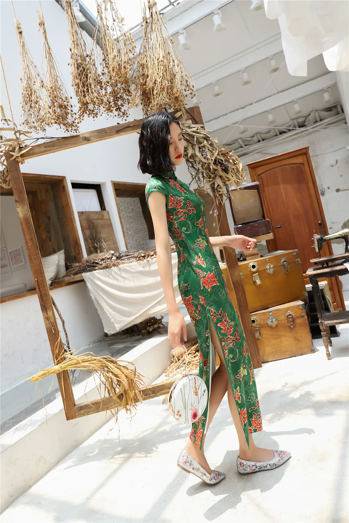 Шанхай история Лето Новое поступление длинное платье Ципао Китайская традиционная одежда для женщин Замочная скважина Qipao