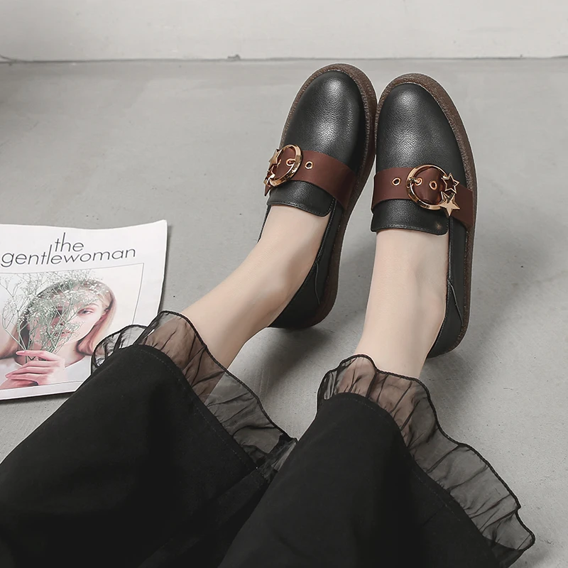 Сладкий элегантный дизайн Для женщин обувь круглый носок украшения из металла Туфли без каблуков Мэри Джейн удобная обувь; Лоферы Размеры: 34-41 oulyyyogo