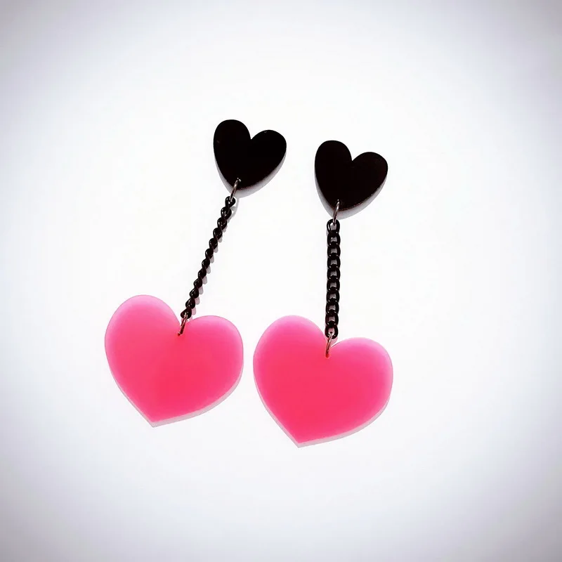 

European Fashion New Vintage Acrylic Pink Heart Stud Earrings For Women Night Club Jewelry Accessories