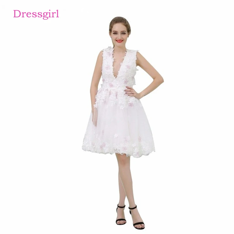 

White 2019 Homecoming Dresses A-line V-neck Cap Sleeves Appliques Lace Flowers Backless Elegant Cocktail Dresses