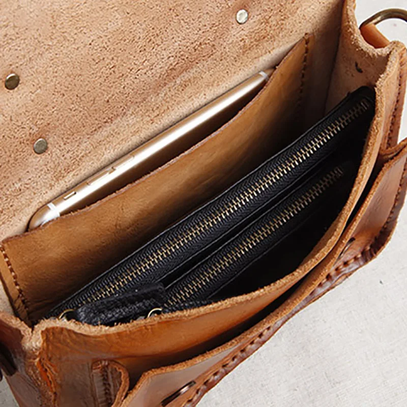 AETOO Handmade women's bag, leather retro shoulder slanted bag, head leather literary postage bag, small square bag