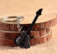 2 unids/lote nueva llegada caliente guitarra instrumento violín llavero con anilla para llaves llave anillo de recuerdo regalo 17223