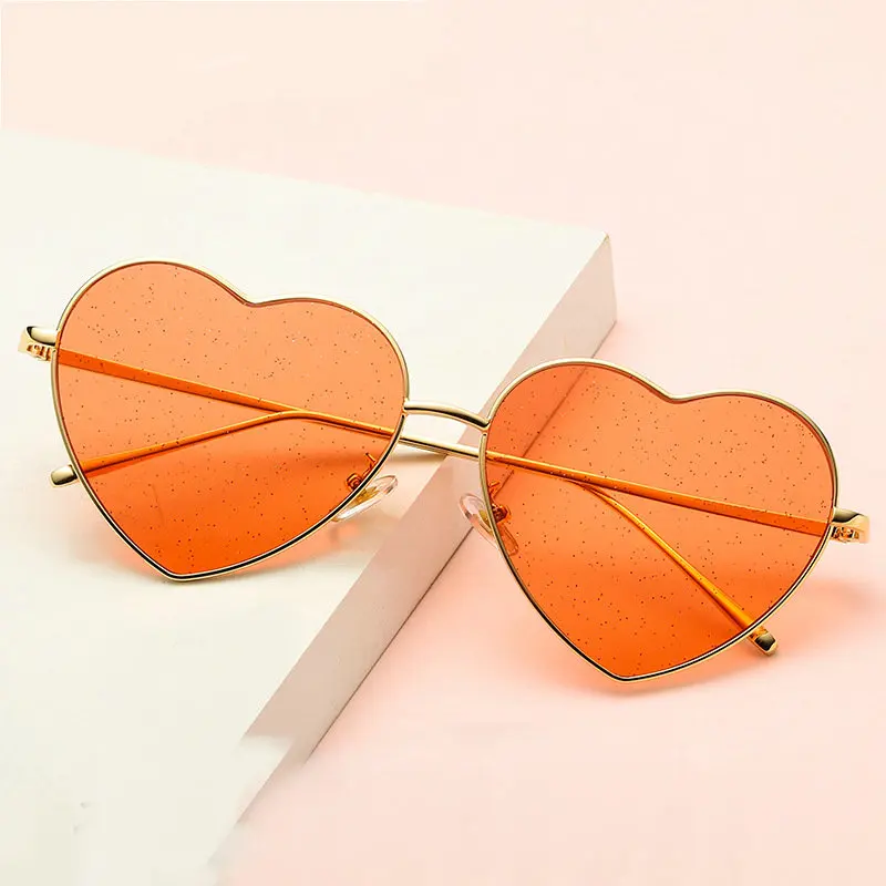 солнечные очки. очки сердечки. очки в форме сердца. очки сердечки. очки в форме сердца.