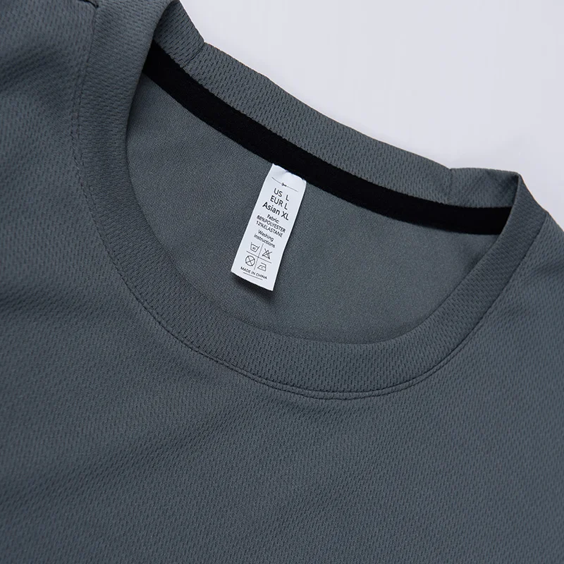 Dostosuj LOGO oddychające koszulki do biegania mężczyźni topy koszulki szybkie suche siłownia z krótkim rękawem T Shirt paski odblaskowe odzież sportowa 6 Dostosuj LOGO oddychające koszulki do biegania mężczyźni topy koszulki szybkie suche siłownia z krótkim rękawem T Shirt paski odblaskowe odzież sportowa 6