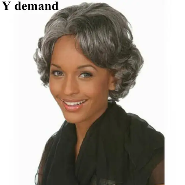 Short Silver Gray Wavy Wigs Heat Resistant Synthetic