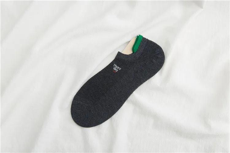 Однотонные мужские носки в стиле Харадзюку; сезон лето; модные хлопковые мужские носки до щиколотки; 1 пара разных цветов; сетчатые Дышащие носки - Цвет: CH6011-Thursday