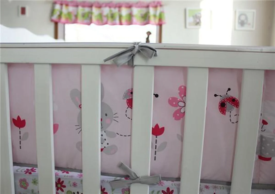 4pcs Baby Girl Bedding Rabbits Crib Nursery Quilt Bumper Sheet Crib Skirt *