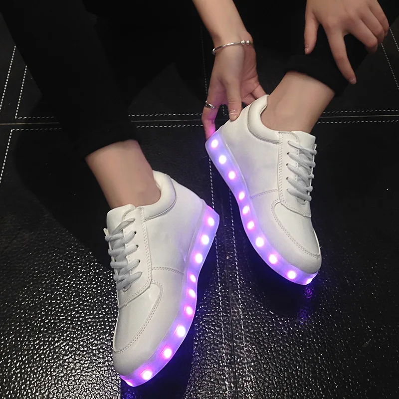 Размеры 35-44; обувь унисекс для взрослых; женская и мужская обувь на плоской платформе; женская обувь с подсветкой и светильник; тапочки с подсветкой - Цвет: A81-White