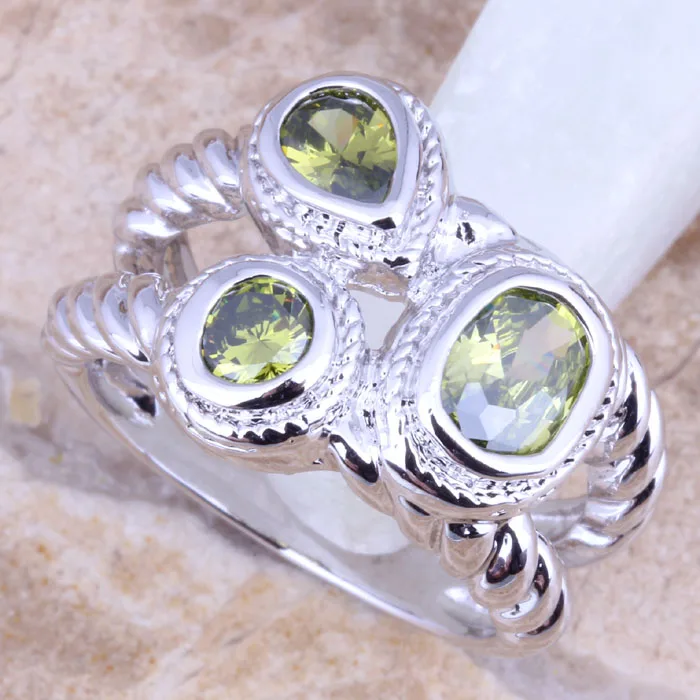Superb Green Peridot Silver Stamped 925 Women's Ring Size 6 / 7 / 8 / 9 R1364