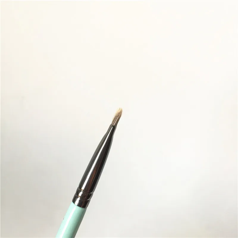 Lydia T-Series T-8 Anlged Brow Brush _ 2