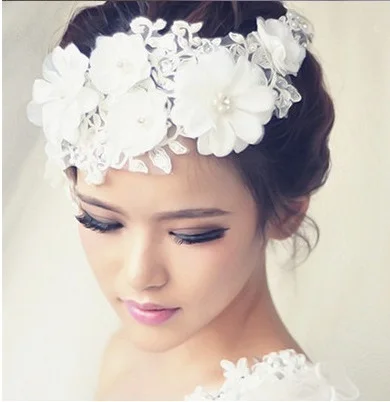 Encanto do casamento Hairwear Mulheres Rendas Artesanais Flores Brancas Casado Cocar de Noiva Imitação de Pérolas Acessórios de Cabeça para As Mulheres (1)