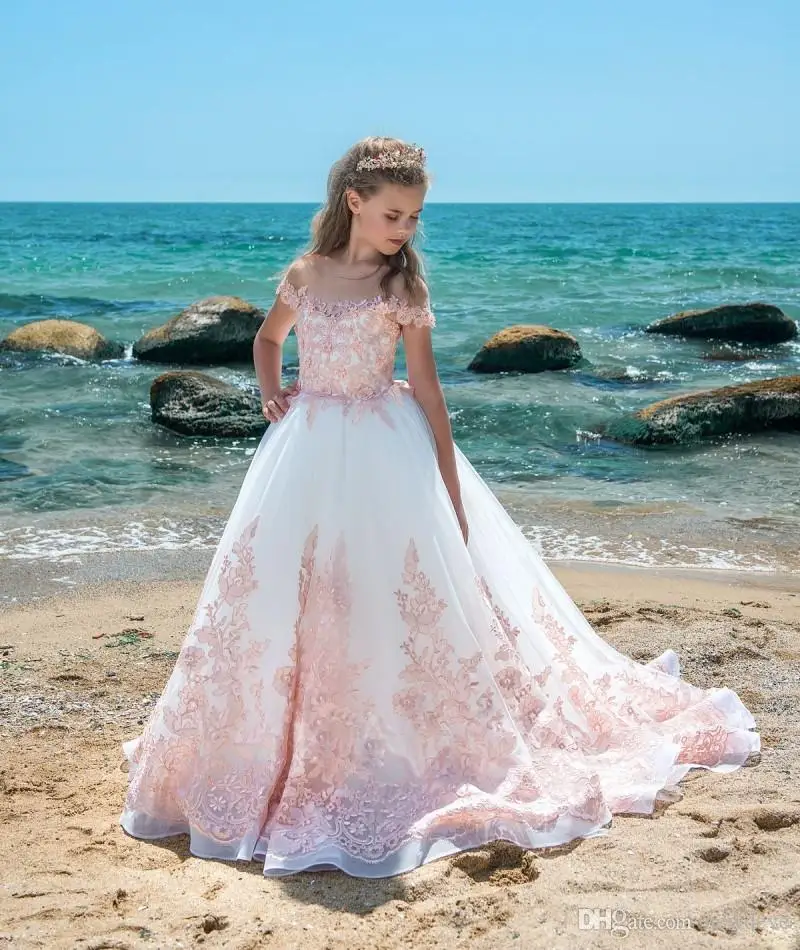 romantic-blush-pink-lace-girls-pageant-dresses-sheer-neck-cap-sleeves-appliques-tulle-wedding-party-dresses-flower-girls-dress-for-teens (2)