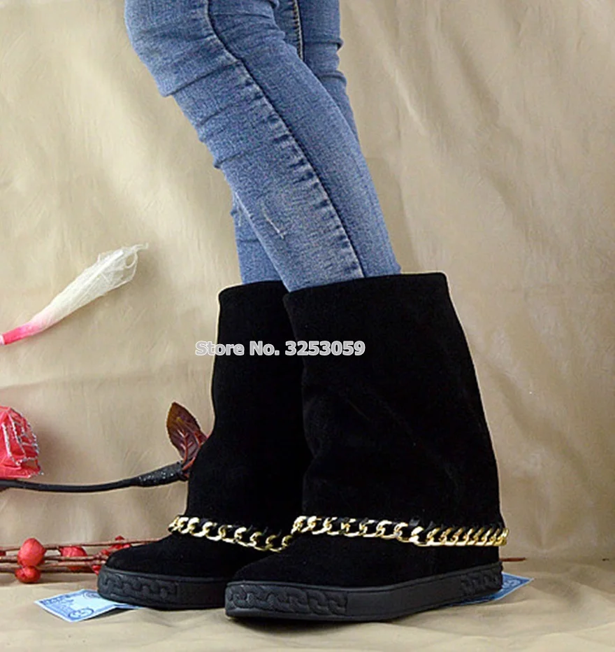 ALMUDENA/женские сапоги средней высоты с золотыми цепочками и стальным носком; модельные сапоги на танкетке, визуально увеличивающие рост; сапоги с металлическим украшением