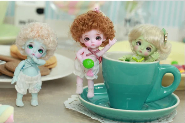 

Free shipping . 1/12 BJD white doll .Belle