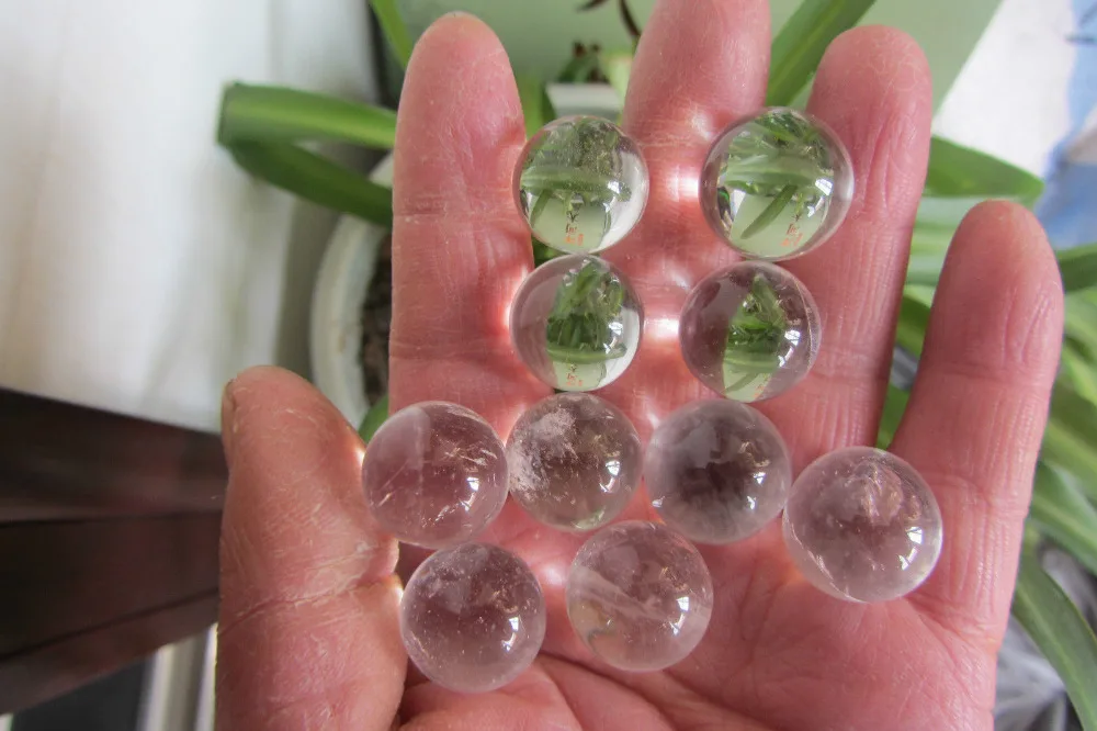 

wangshun6680154+++10PCS NATURAL clear QUARTZ CRYSTAL SPHERE BALL HEALING