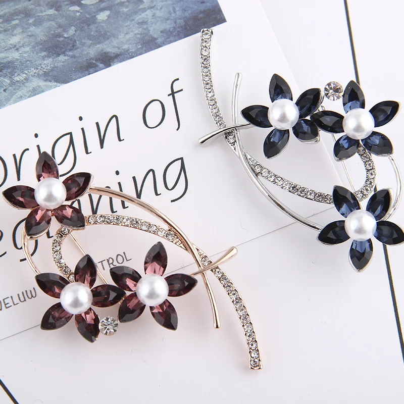 

2019 New Fashion Large Crystal Flower Brooches for Women Girls Vintage Design Wine Red Color Wedding Jewelry Pins Good Gift
