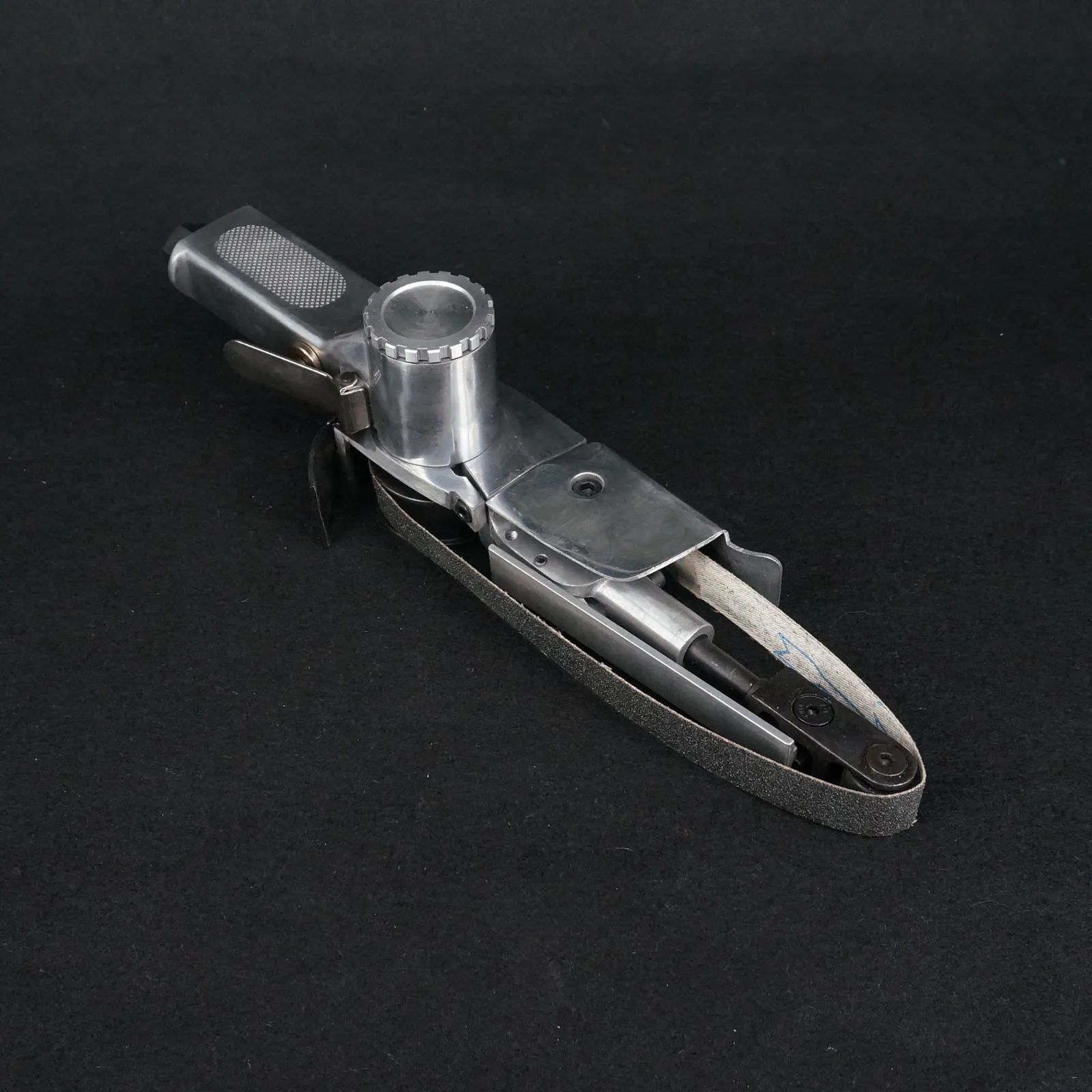 

1/4" Air Inlet 20mmx520mm Air Belt Sander Pneumatic Belt Machine Mill Gray Machine Polisher Tool 16000RPM