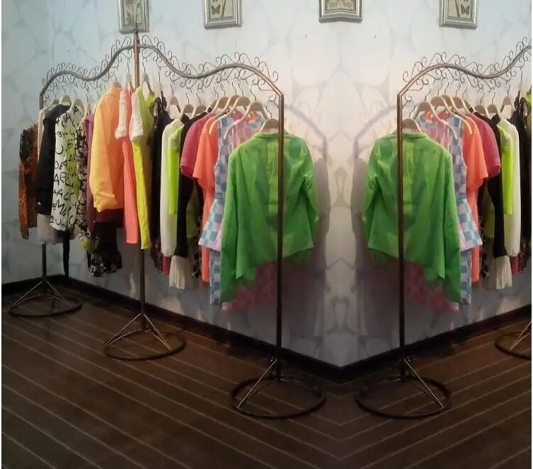 

Clothing store hanger show floor frame, wrought iron wall shelf hanging clothes hangers immortal