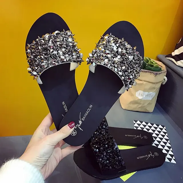 Женская летняя обувь с заклепками блеск дизайнер Босоножки на платформе Для женщин Bling шлепанцы черный/серебристый пляжные шлепанцы