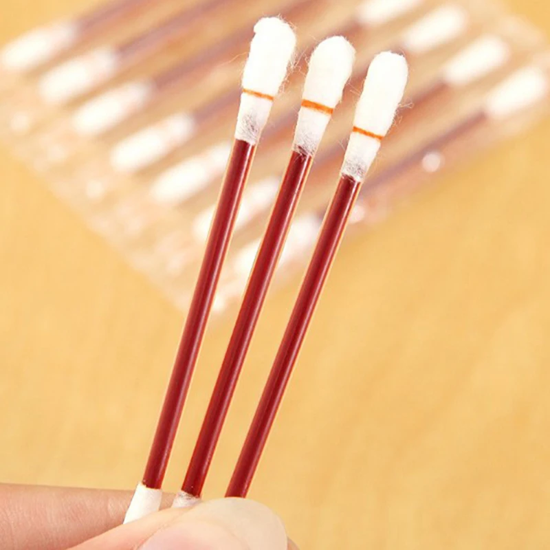 25 50pcs lot Medical Alcohol Disposable Emergency Cotton Stick Iodine Swab Disinfected Swab for Children Adults 4