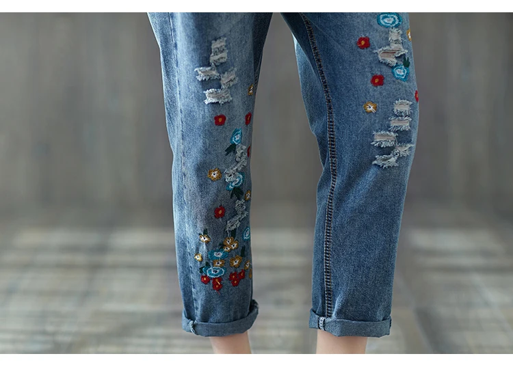 Весенние свободные женские джинсы с цветочной вышивкой, Новые повседневные винтажные отбеленные джинсы-шаровары длиной до щиколотки с эластичной резинкой на талии, B249