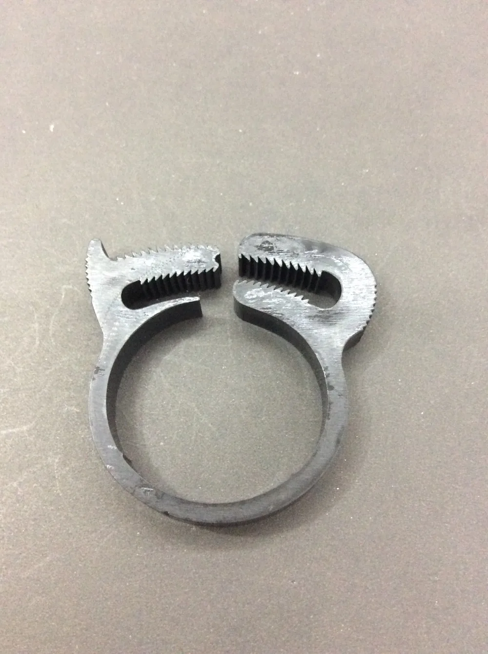 Manufacture plastic u clamps for pipes for 68.5 71.5mm diameter tube