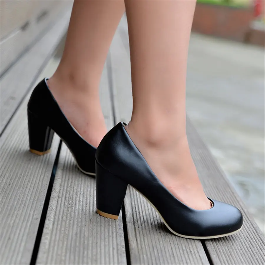Большие размеры, весенние женские туфли-лодочки в сдержанном стиле повседневные офисные туфли из искусственной кожи на высоком массивном каблуке, с круглым носком, без шнуровки Дамская обувь
