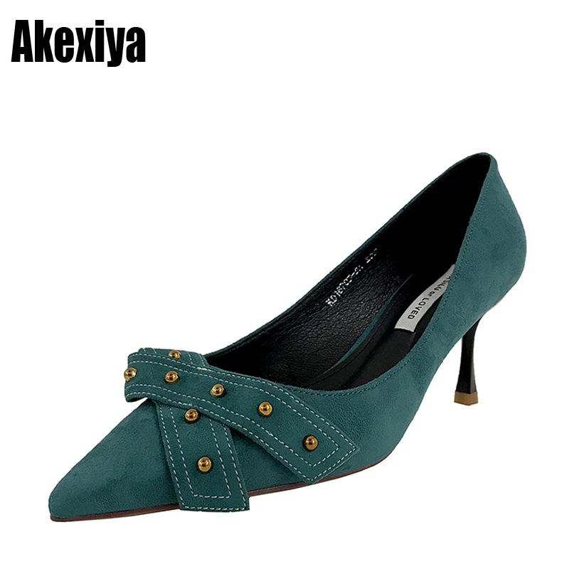 

2019 new Hot new style Rivets High Heels Women Pumps Fashion Pointed Toe Party Shoes black blue size 34-39 d520
