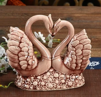 

Porcelain Swan Couple Statue Handmade Ceramics Caress Lovers Figurine Ornament Craft for Valentine's Day Decor and Wedding Gift