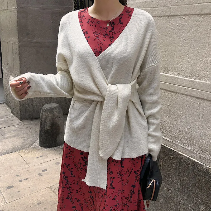 

Sweater cardigan 2018 spring and summer V-neck hot design thin loose cutout cape sweater outerwear female