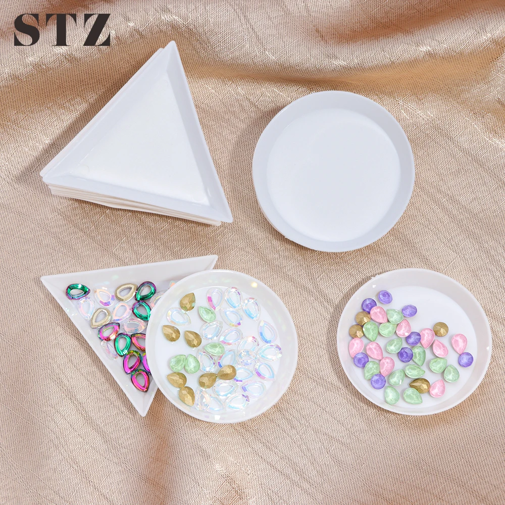 

STZ 5pcs Plastic Nail Rhinestone Storage Box Plate Diamond Beads Cup Triangular Tray Nail Art Glitter Container Holder Tool A11
